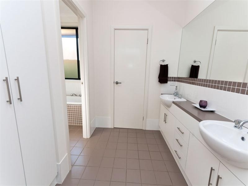 95 Shoalhaven Circuit, Mawson Lakes SA 5095