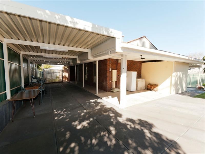 11 Katarama Road, Fairview Park SA 5126