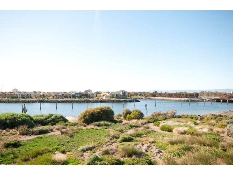 16 Yao Cove,, New Port SA 5015