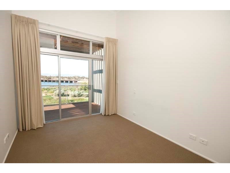 16 Yao Cove,, New Port SA 5015