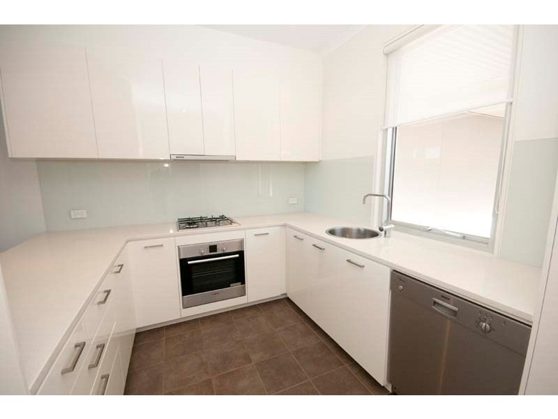 16 Yao Cove,, New Port SA 5015