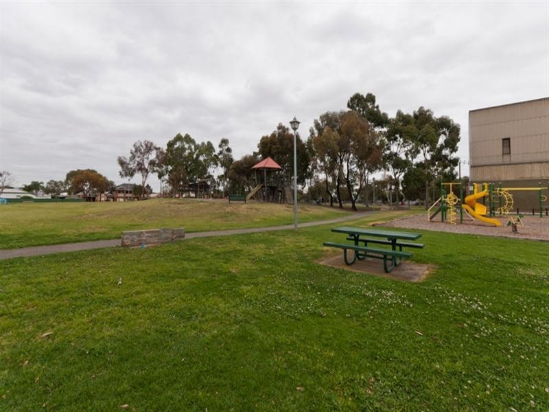2 Mundulla Street, Kilkenny SA 5009