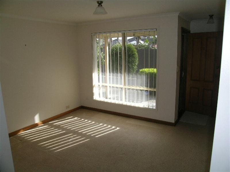 2/19 Russ Avenue, Seaton SA 5023