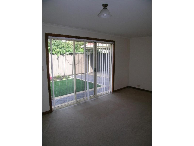 2/19 Russ Avenue, Seaton SA 5023