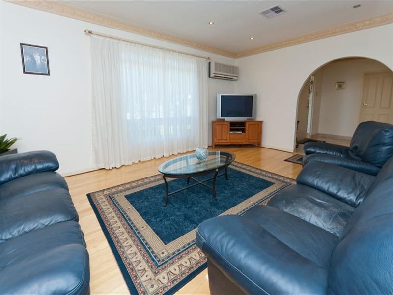 77 Fairford Terrace, West Lakes Shore SA 5020