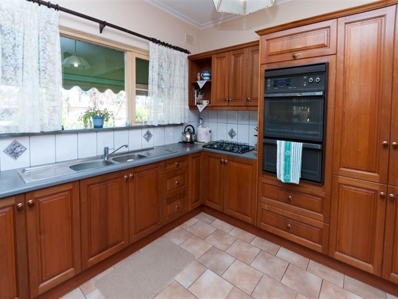 33 Kings Road, Salisbury Downs SA 5108