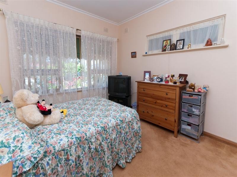 33 Kings Road, Salisbury Downs SA 5108