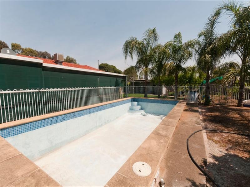 33 Kings Road, Salisbury Downs SA 5108