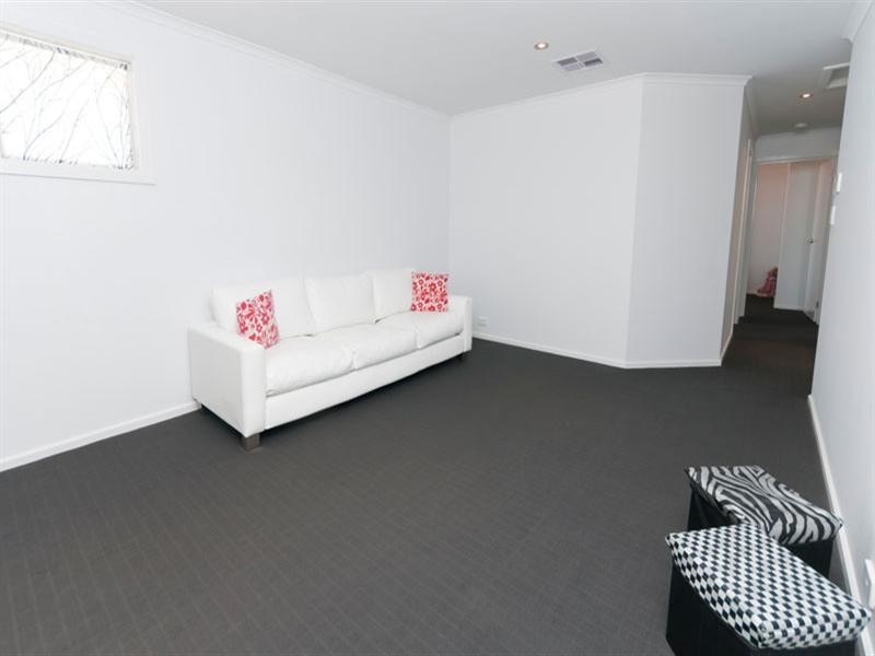 12 Emery Place, Woodville SA 5011