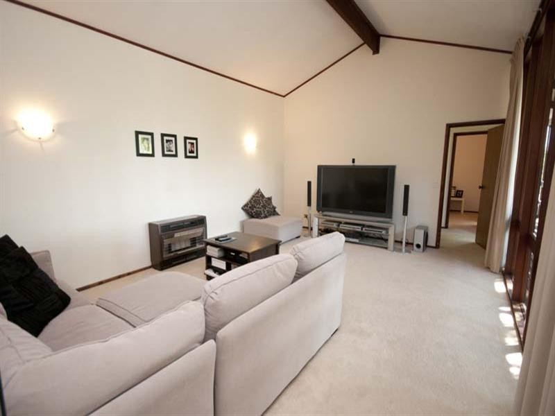 7 Petite Court, Para Hills SA 5096