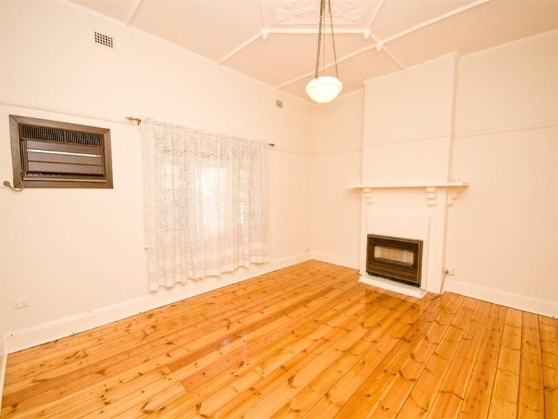 41 Hughes Street North, Woodville SA 5011