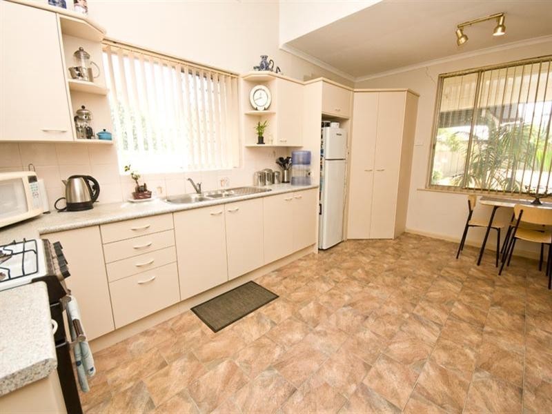 14 Hughes Street South, Woodville SA 5011