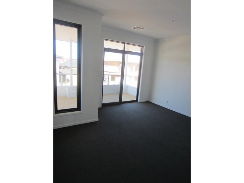 8 Emery Place, Woodville SA 5011