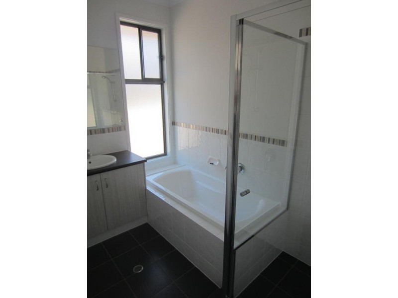 8 Emery Place, Woodville SA 5011