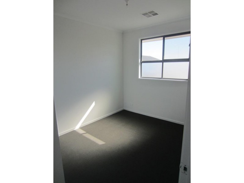 8 Emery Place, Woodville SA 5011