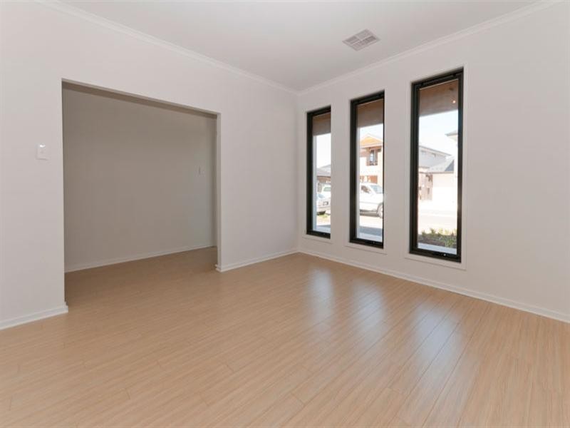 8 Emery Place, Woodville SA 5011