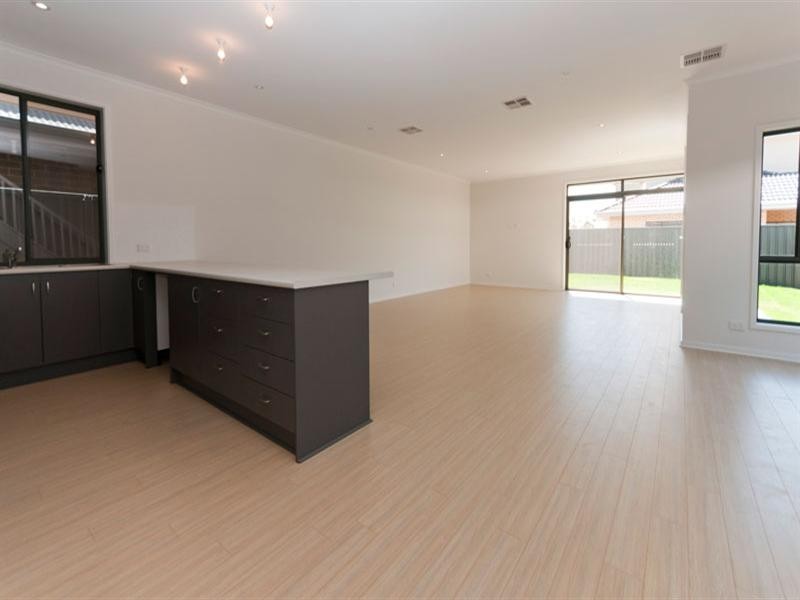 8 Emery Place, Woodville SA 5011