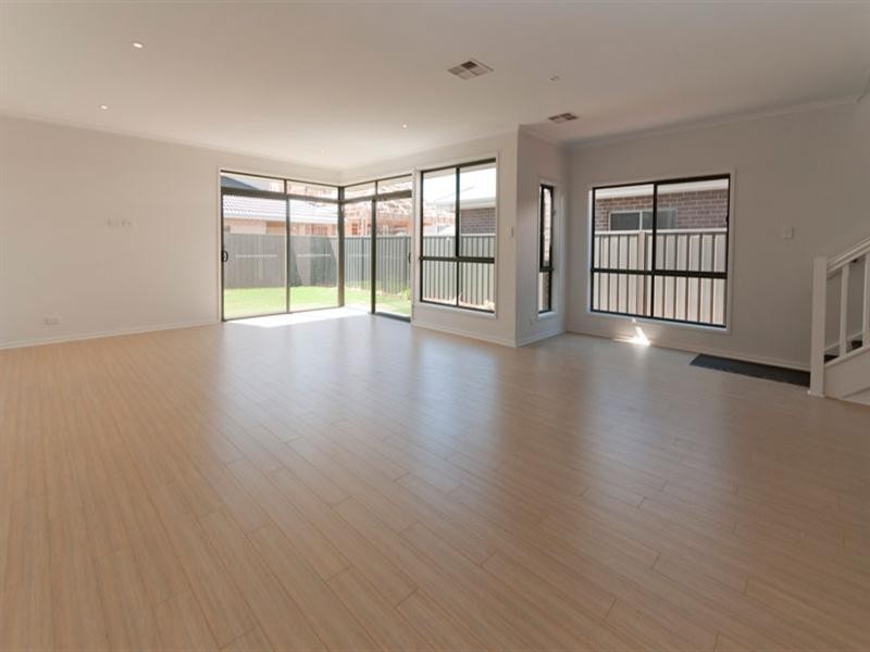 8 Emery Place, Woodville SA 5011