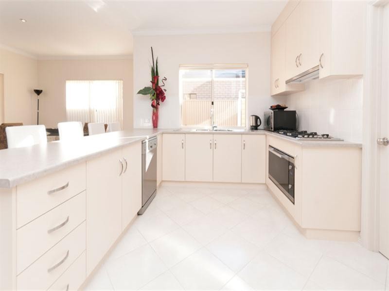 3 Heinrich Street, Mansfield Park SA 5012