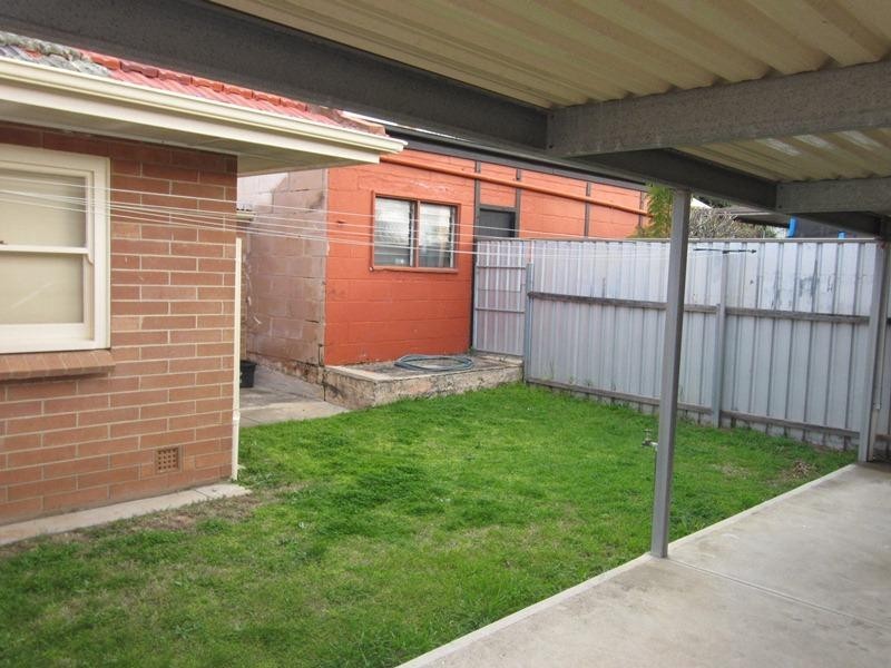 2/11 Baker Street, Grange SA 5022