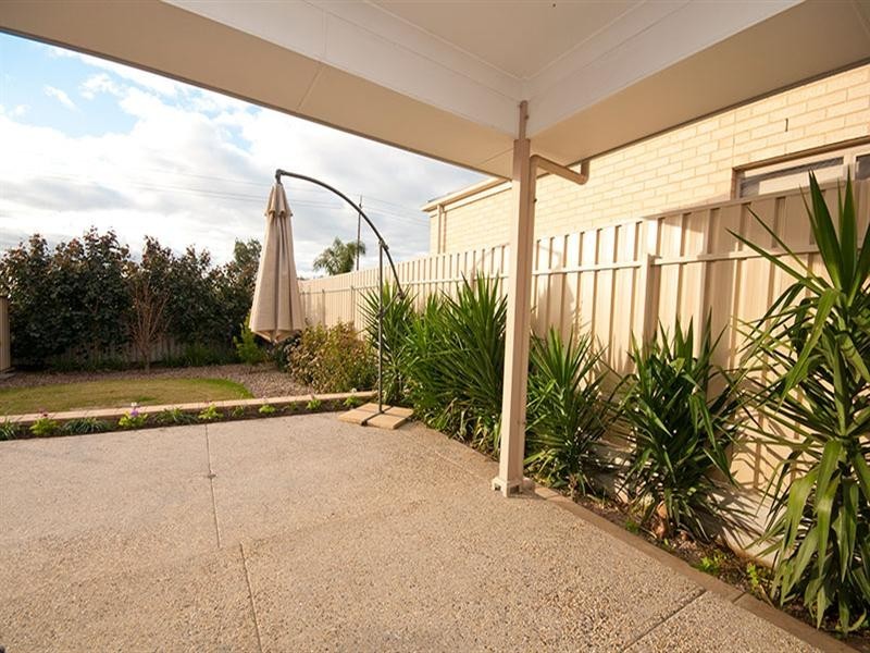 22A Melrose Avenue, Clearview SA 5085