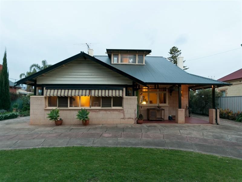 20 Hughes Street South, Woodville SA 5011