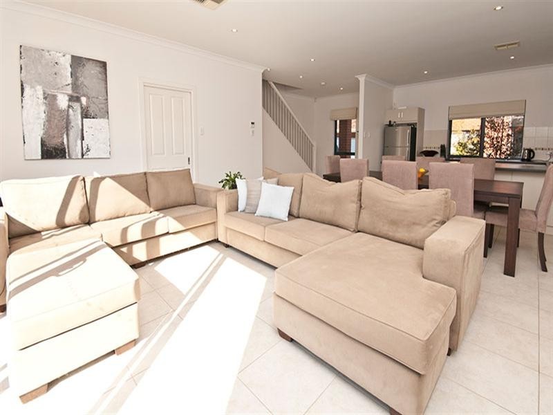 2/213 Findon Road, Findon SA 5023