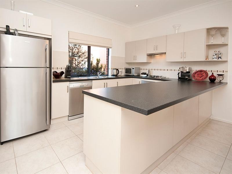 2/213 Findon Road, Findon SA 5023