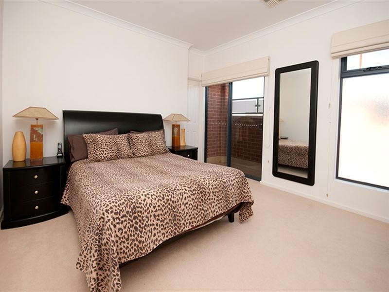 2/213 Findon Road, Findon SA 5023