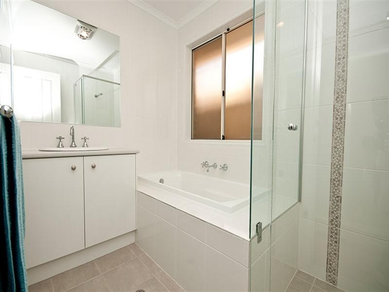 8 Warner Avenue, Findon SA 5023