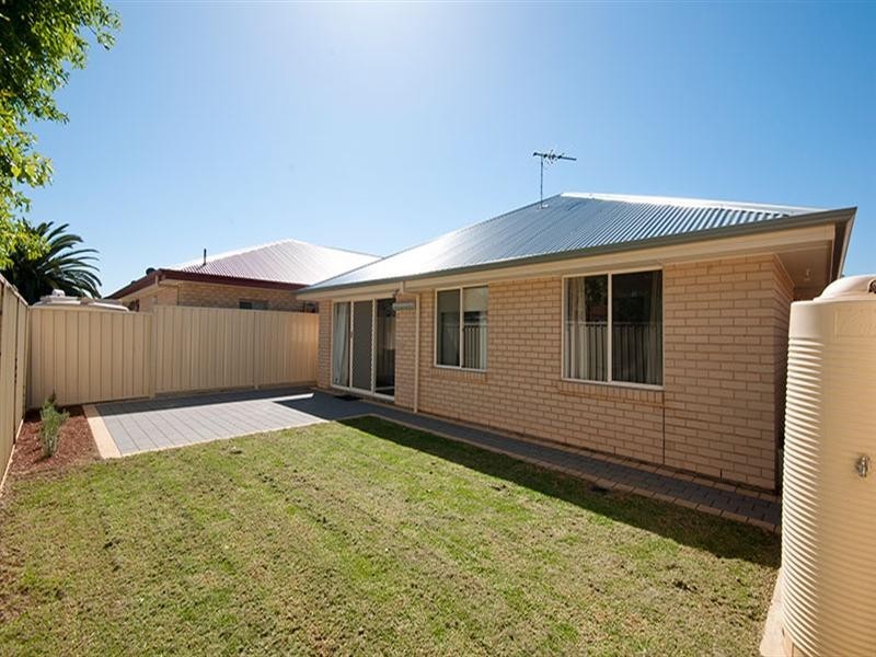 8 Warner Avenue, Findon SA 5023
