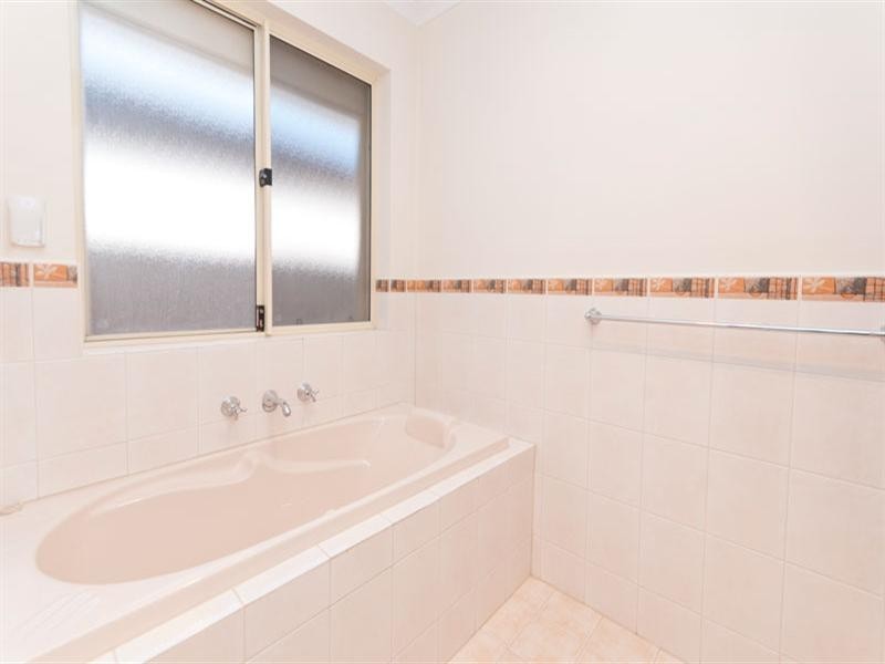 11 Suffolk Street, Angle Park SA 5010