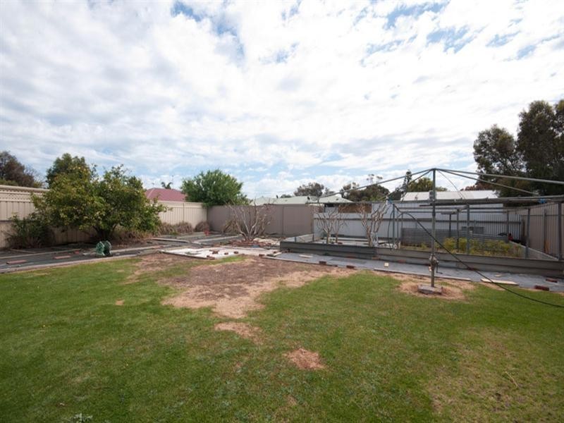42 Fourth Avenue, Woodville Gardens SA 5012