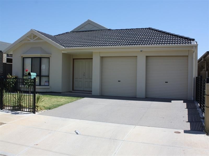 18 Beaconsfield Road, Mansfield Park SA 5012