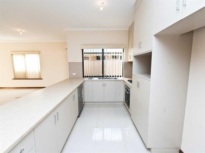 18 Beaconsfield Road, Mansfield Park SA 5012