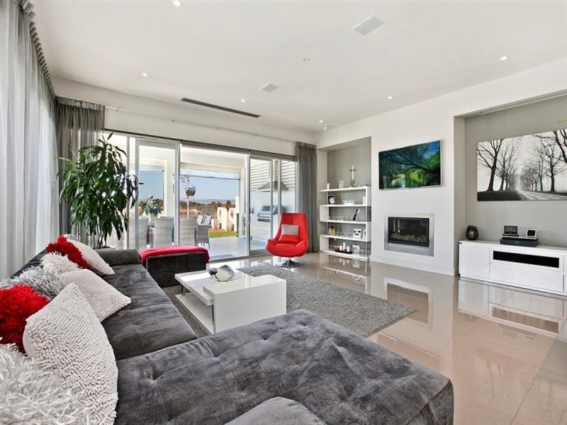 68 Seaview Road, Tennyson SA 5022