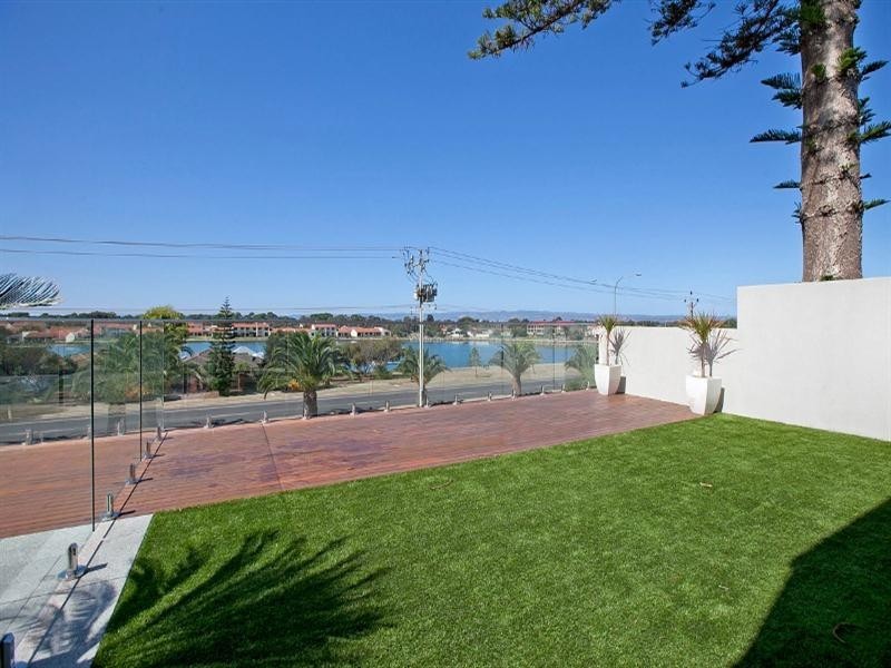 68 Seaview Road, Tennyson SA 5022