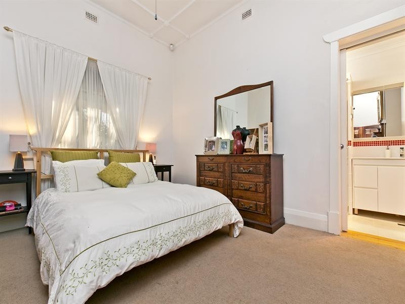 15 Milner Road, Hilton SA 5033