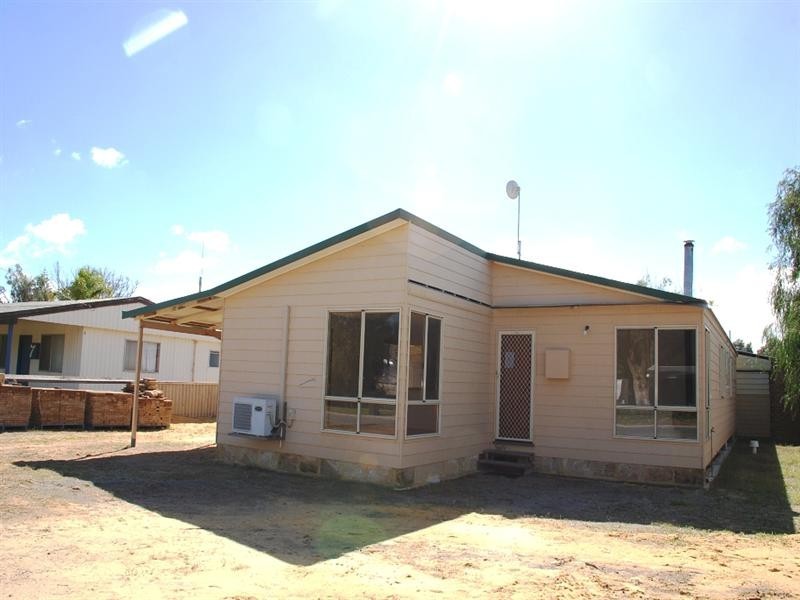 9 Cameron Street, Jurien Bay WA 6516