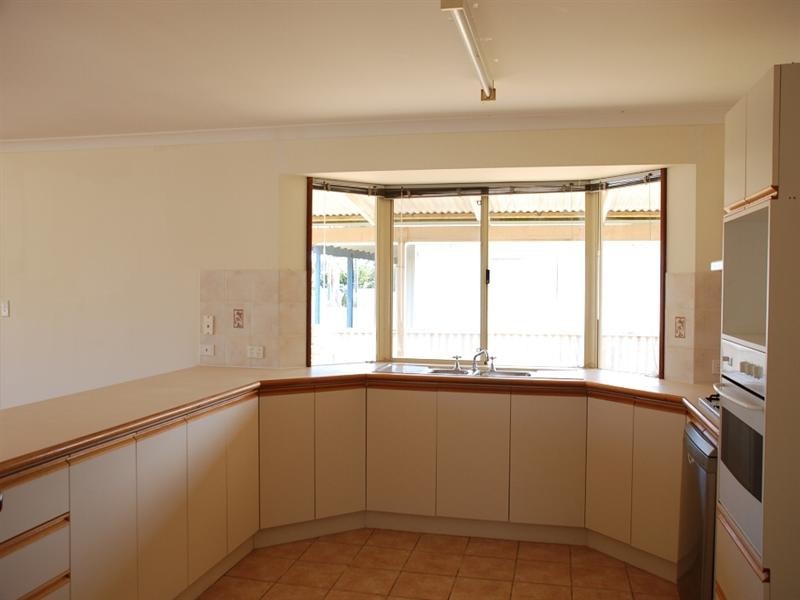 9 Cameron Street, Jurien Bay WA 6516