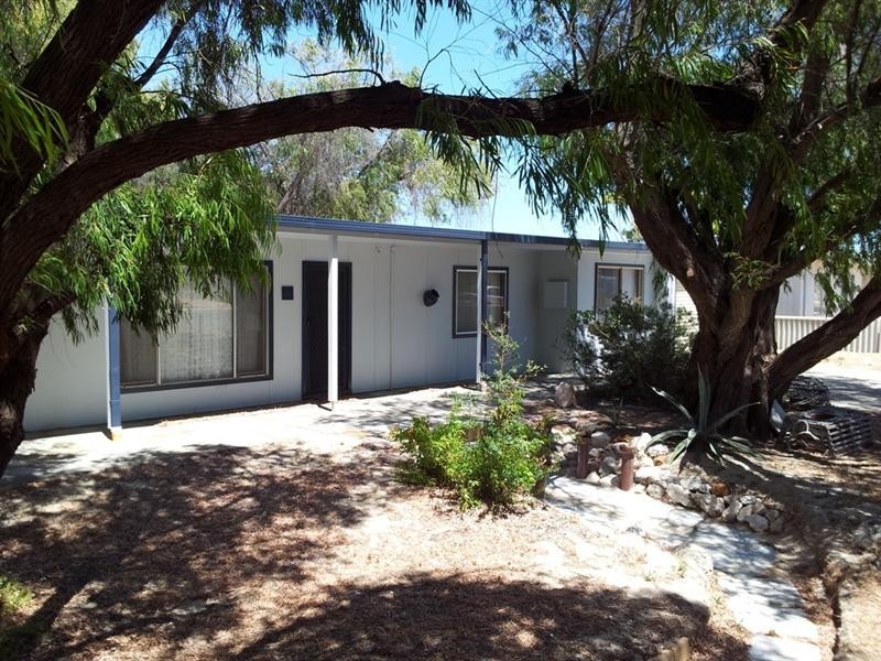 10 Tahiti Place, Jurien Bay WA 6516