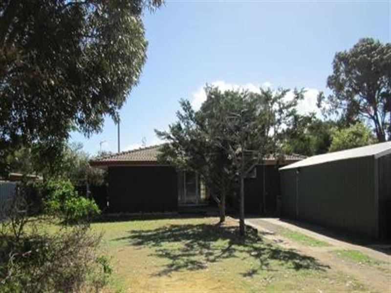 16 Thomas Street, Leeman WA 6514