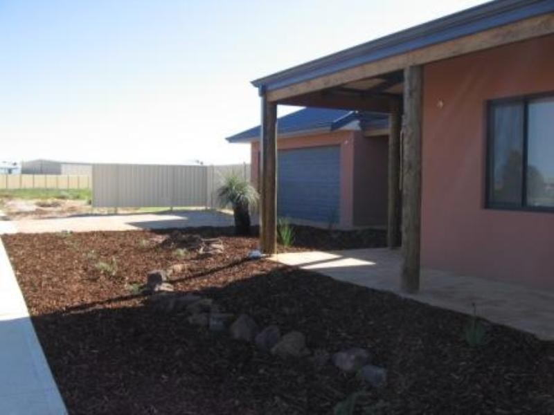 4 Drosera Way, Jurien Bay WA 6516