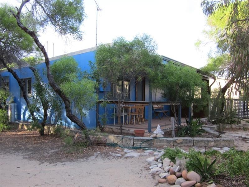 4 Battersby Road, Green Head WA 6514