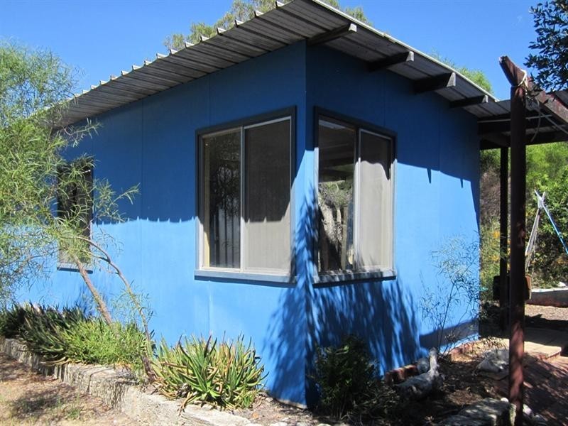 4 Battersby Road, Green Head WA 6514