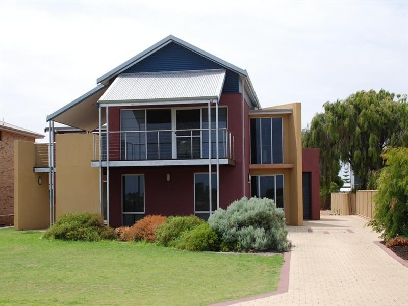 6 Grigson Street, Jurien Bay WA 6516