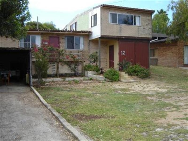 12 Hawaii Road, Jurien Bay WA 6516