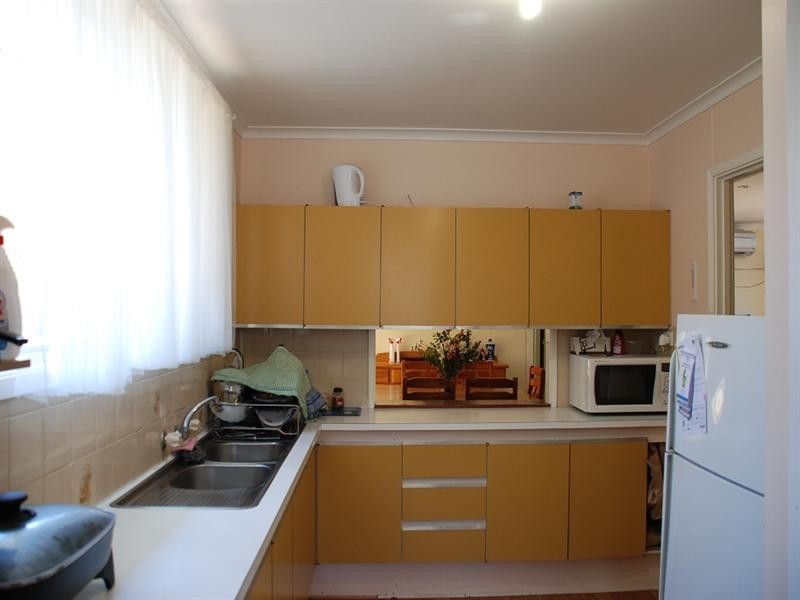 4 Whitfield Road, Jurien Bay WA 6516