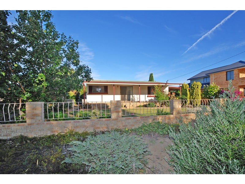 8 Whitburn Place, Jurien Bay WA 6516