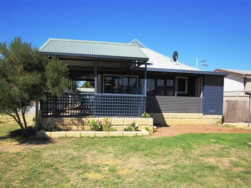20 Elizabeth Way, Jurien Bay WA 6516